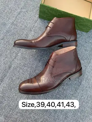 Clarks Travota