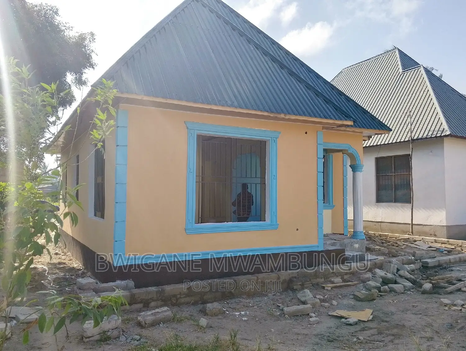 3bdrm Apartment in Mwambungu Broker, Mbagala for sale