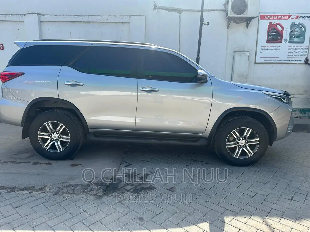 Toyota Fortuner 2020 Silver
