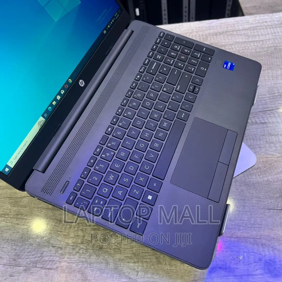 New Laptop HP 250 G8 16GB Intel Core I5 SSD 512GB