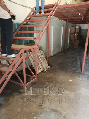 Store Kubwa Ya Kuhifadhia Mizigo