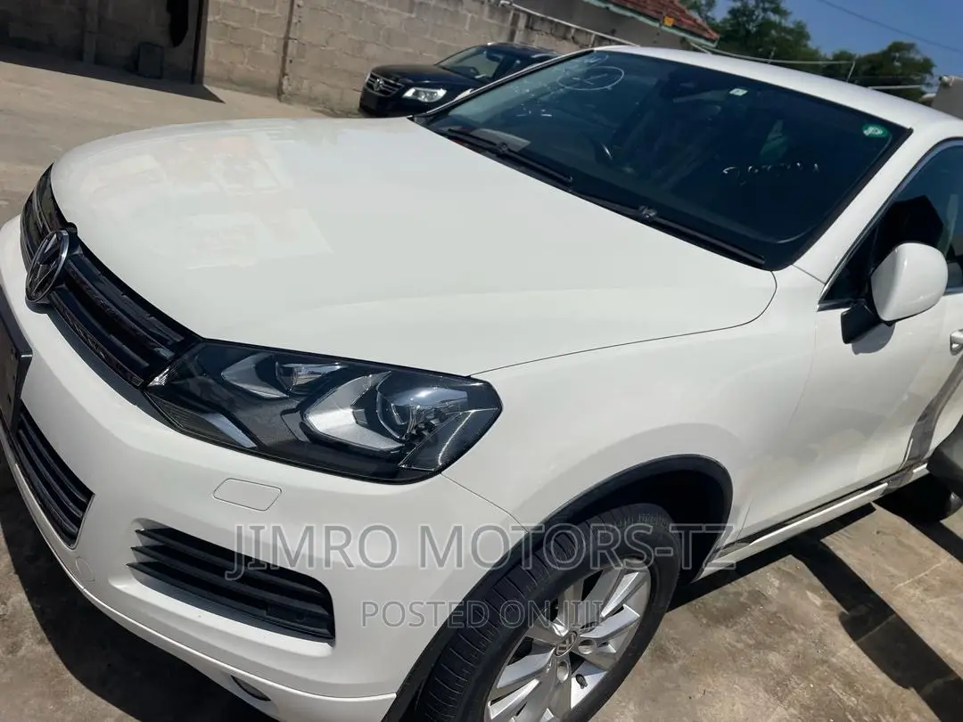 Volkswagen Touareg 2011 White