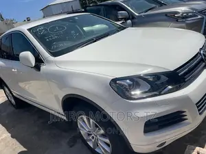 Volkswagen Touareg 2011 White