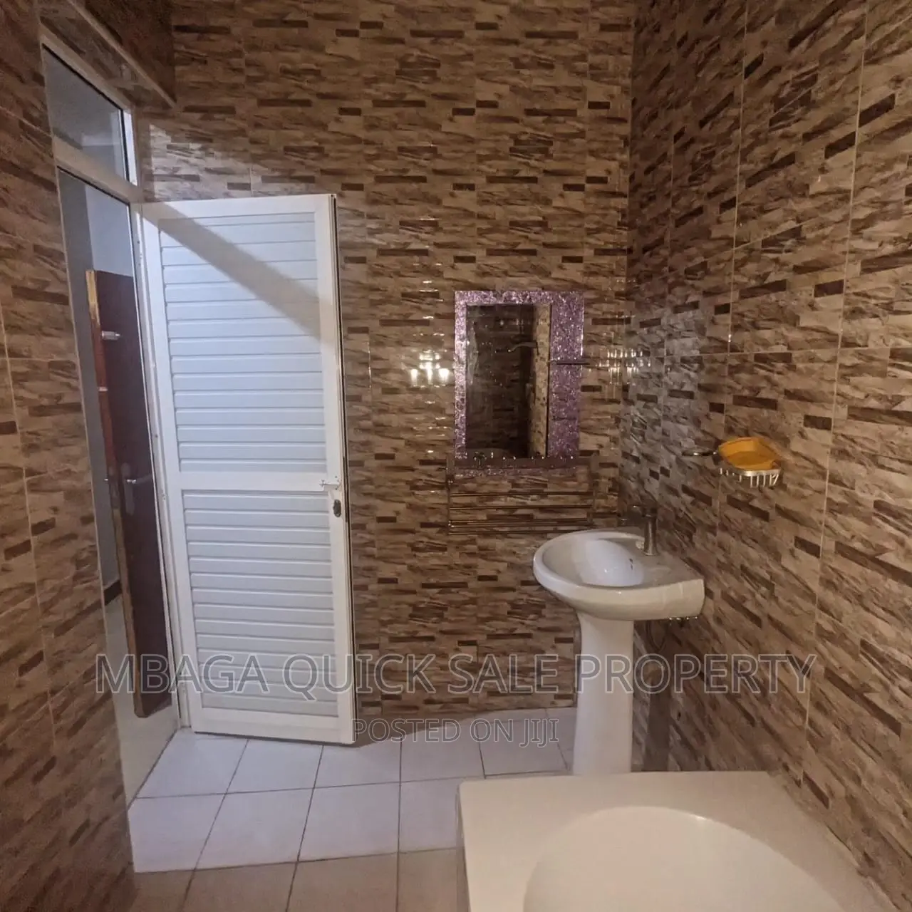 4bdrm House in Mburahati for rent