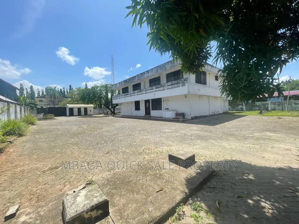 7bdrm House in Mikocheni for rent