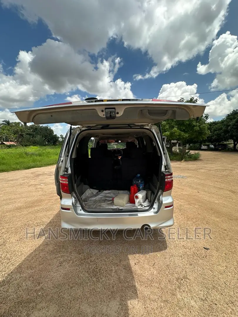 Toyota Alphard 2004 Silver