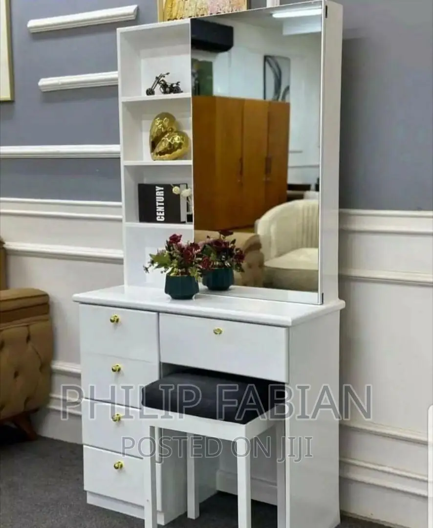 Dressing Table Mpya
