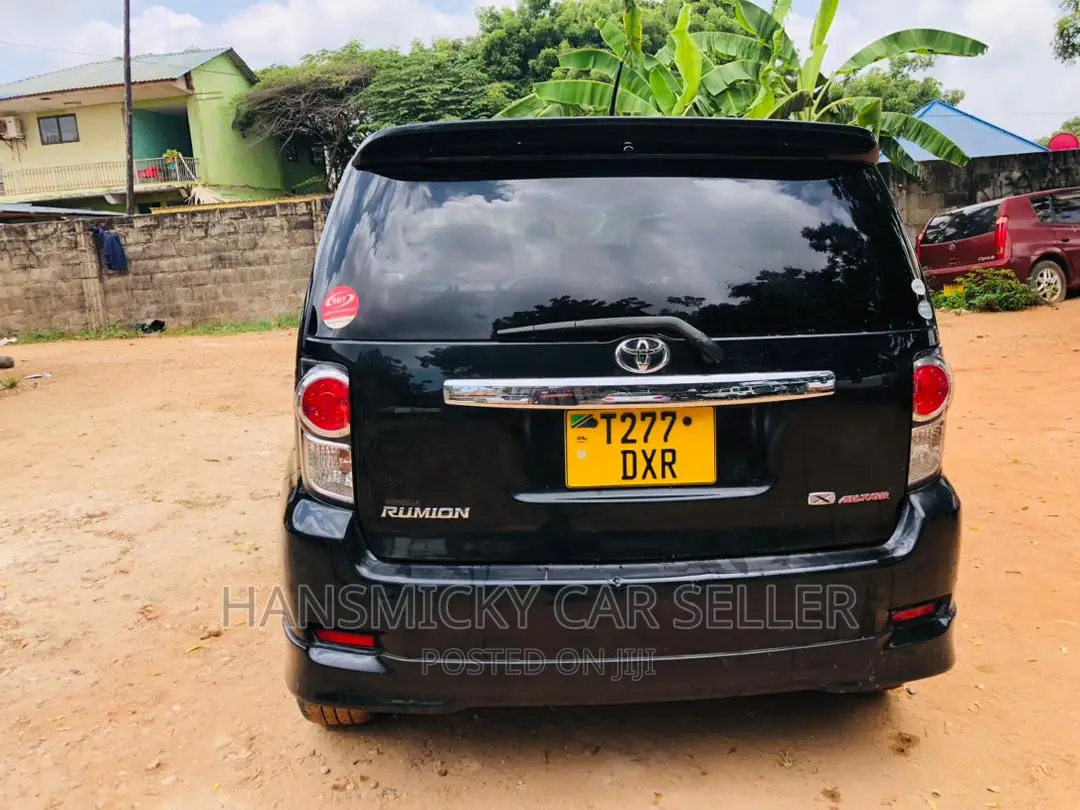 Toyota Corolla Rumion 2008 Black