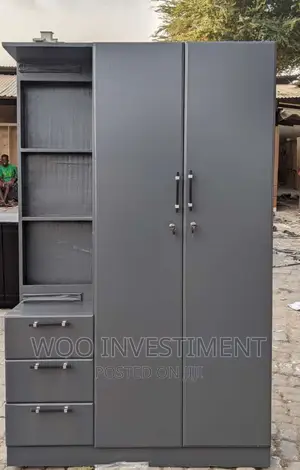 Kabati Yenye Dressing Table Nzuri Sana Kwa 420,000.