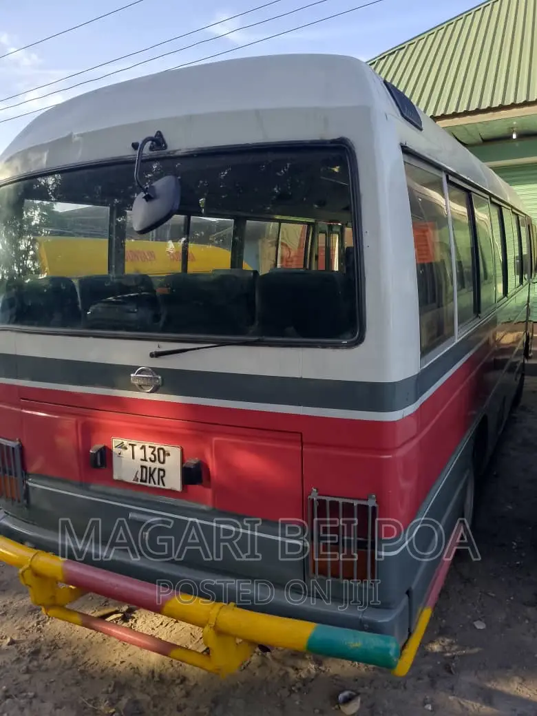 Nissan Civilian 2002 Red