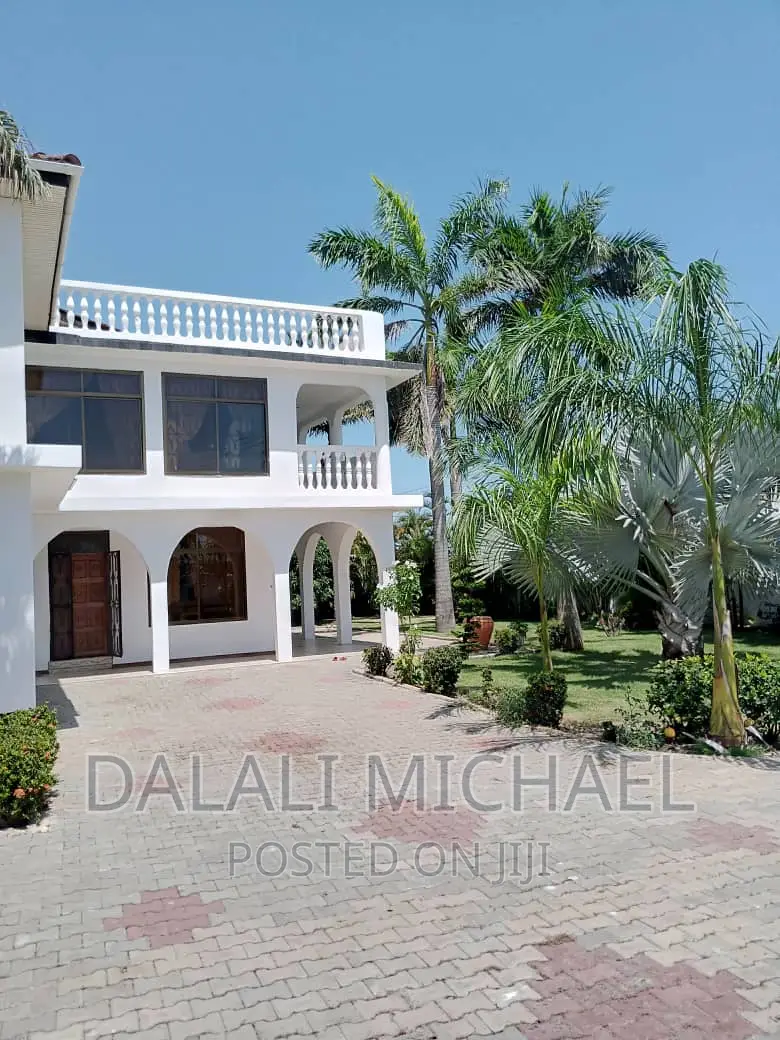 Furnished 6bdrm Bungalow in Baharibeach, Kunduchi for rent