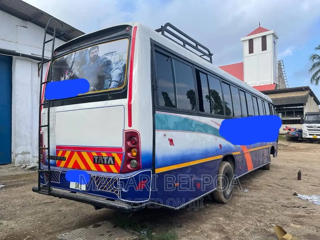 Tata Starbus Ultra Skool 1999 White