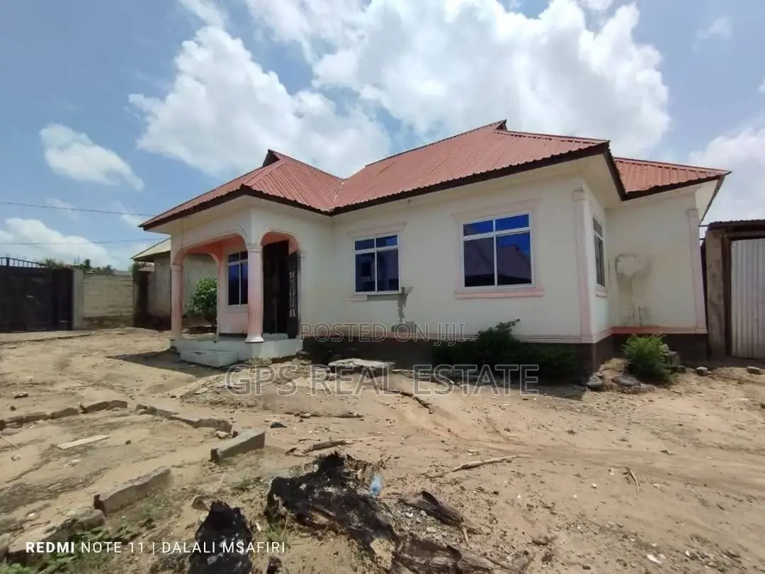 3bdrm House in Kivule Hospital Njia, Ilala for sale