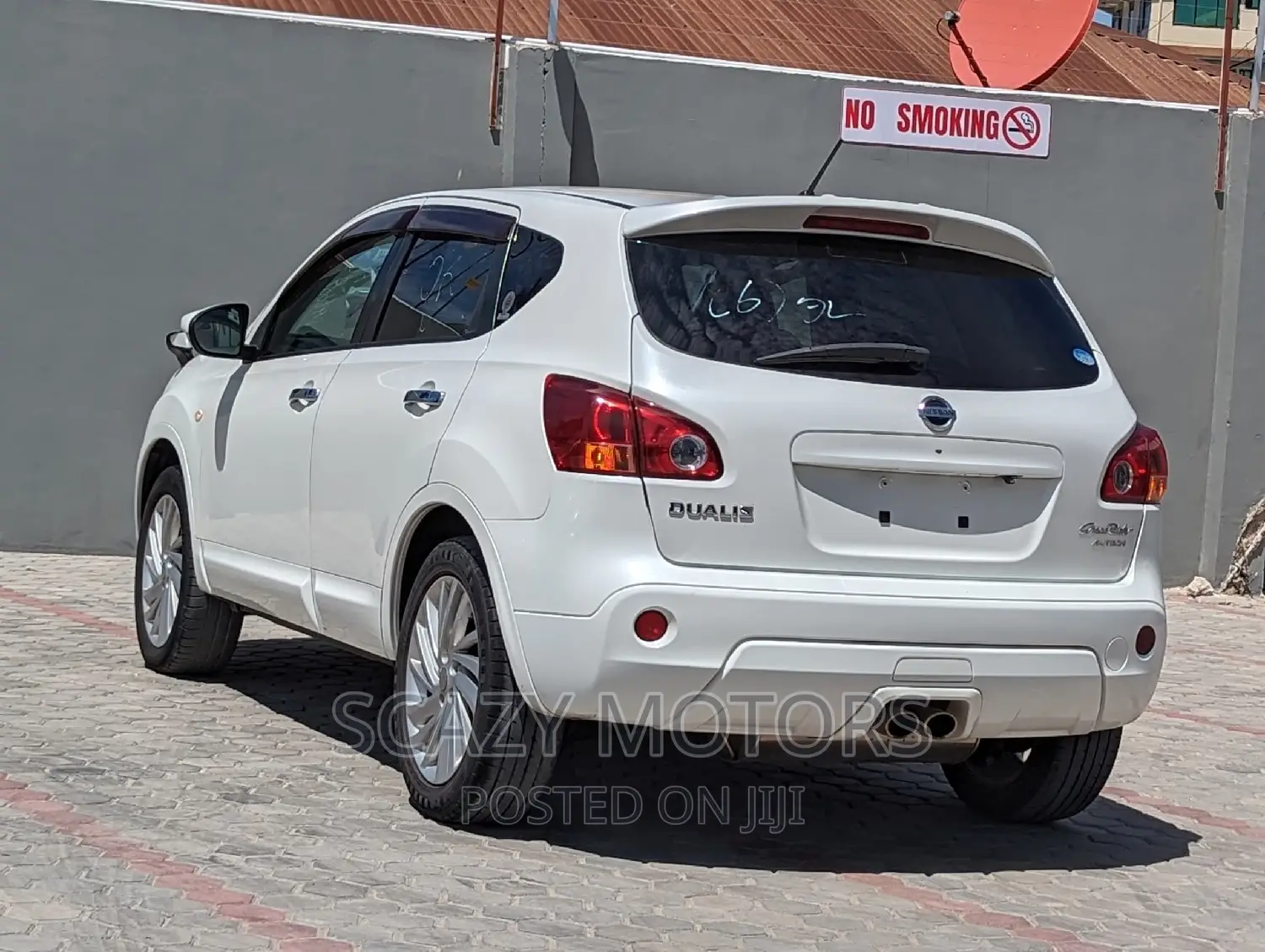 Nissan Dualis 2011 White