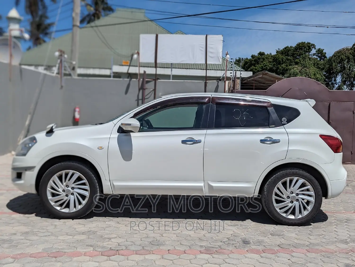Nissan Dualis 2011 White