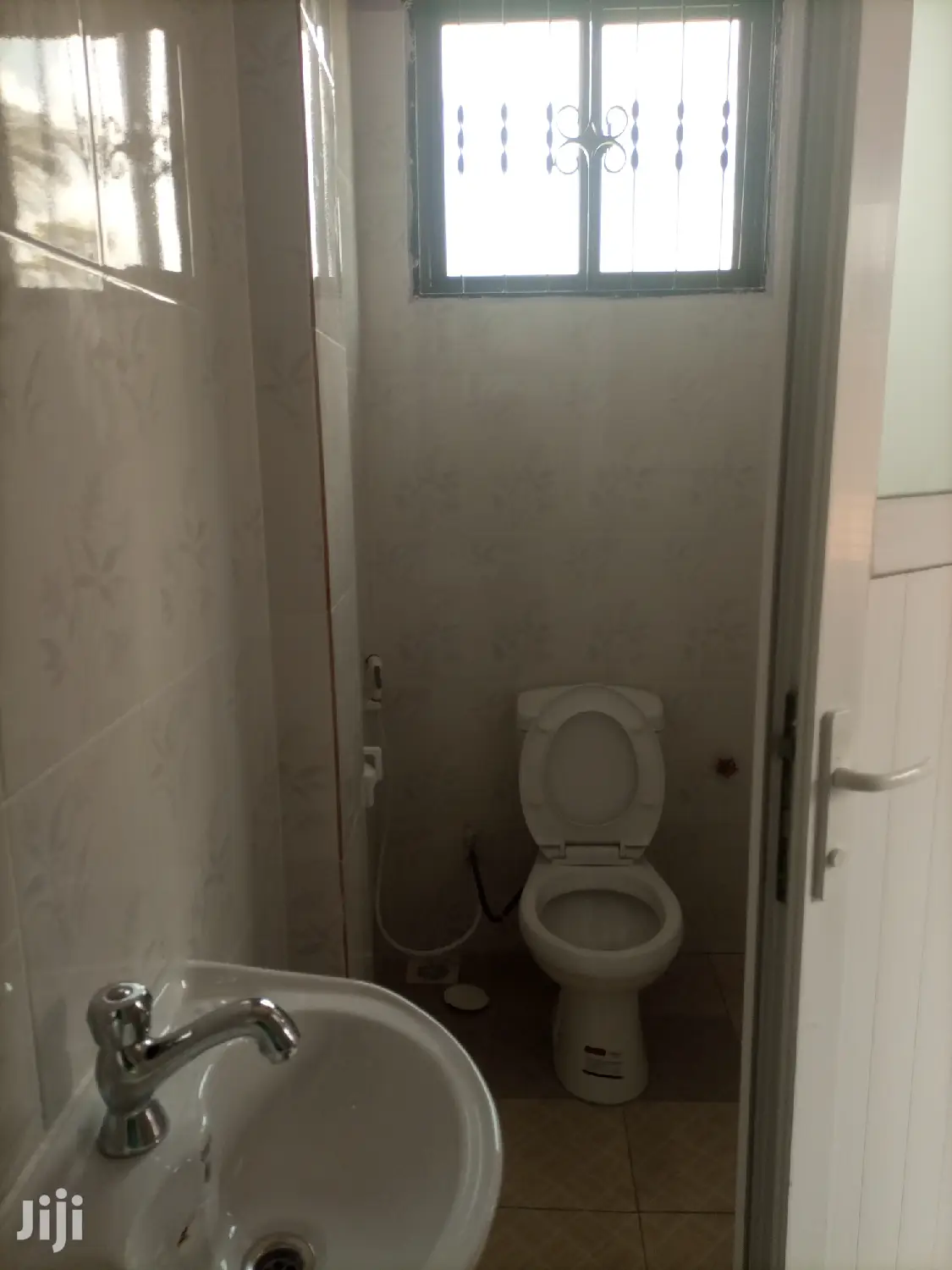 2 Bedrooms Apartment For Rent