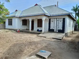 3bdrm House in Dalalipapaatzseven, Kinondoni for sale