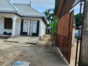 3bdrm House in Dalalipapaatzseven, Kinondoni for sale