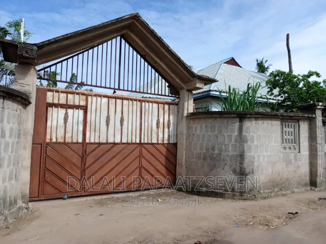 3bdrm House in Dalalipapaatzseven, Kinondoni for sale