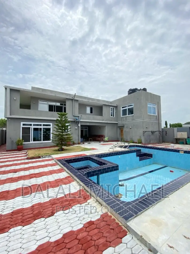 7bdrm House in Mbweni for sale