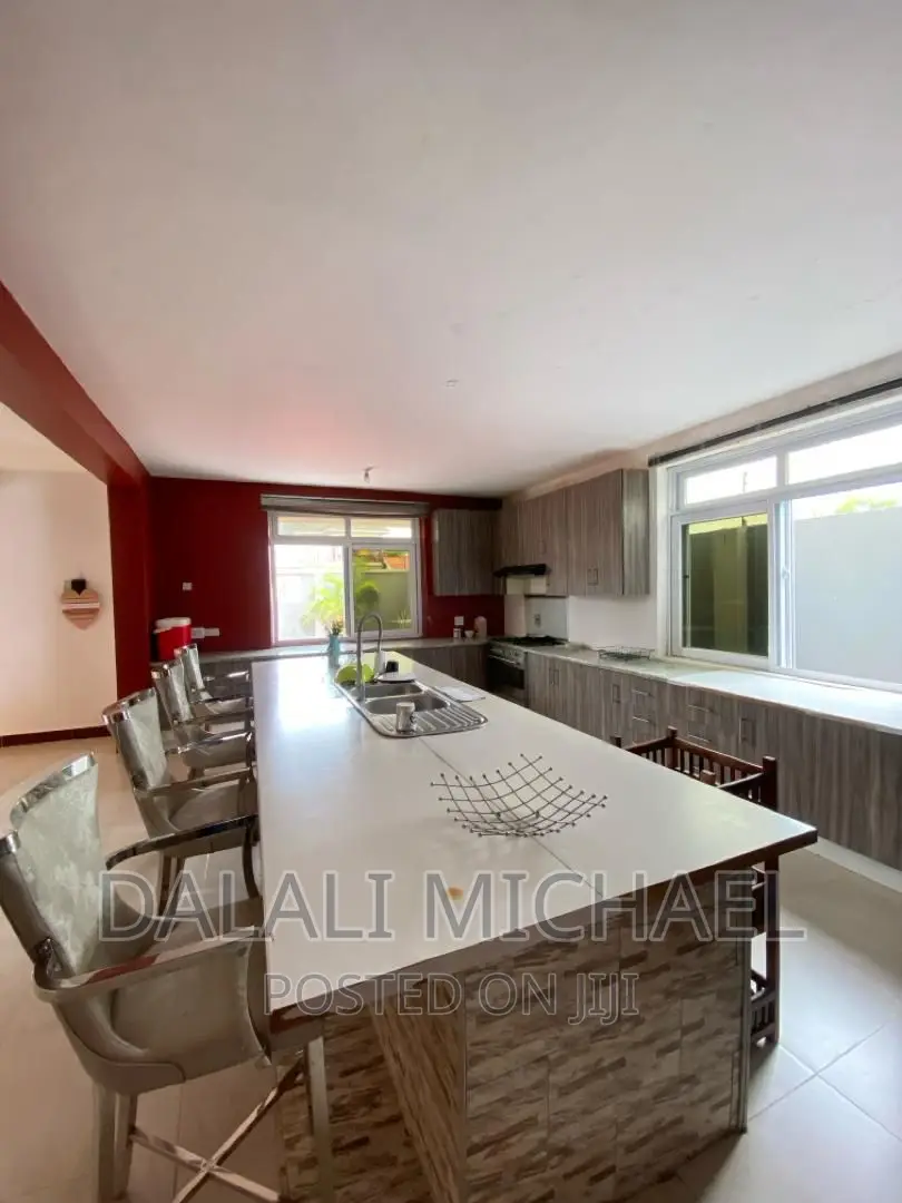 7bdrm House in Mbweni for sale