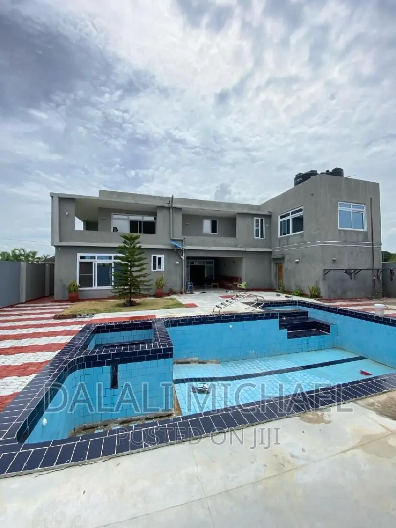 7bdrm House in Mbweni for sale
