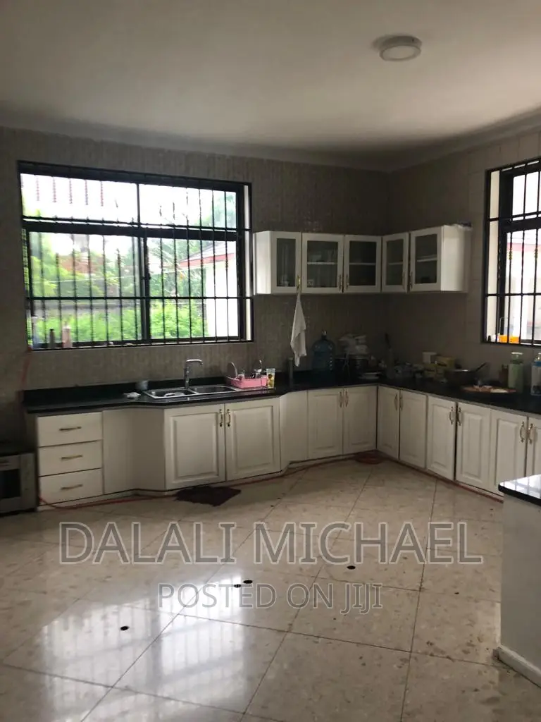 5bdrm Bungalow in Bahari Beach, Kunduchi for sale