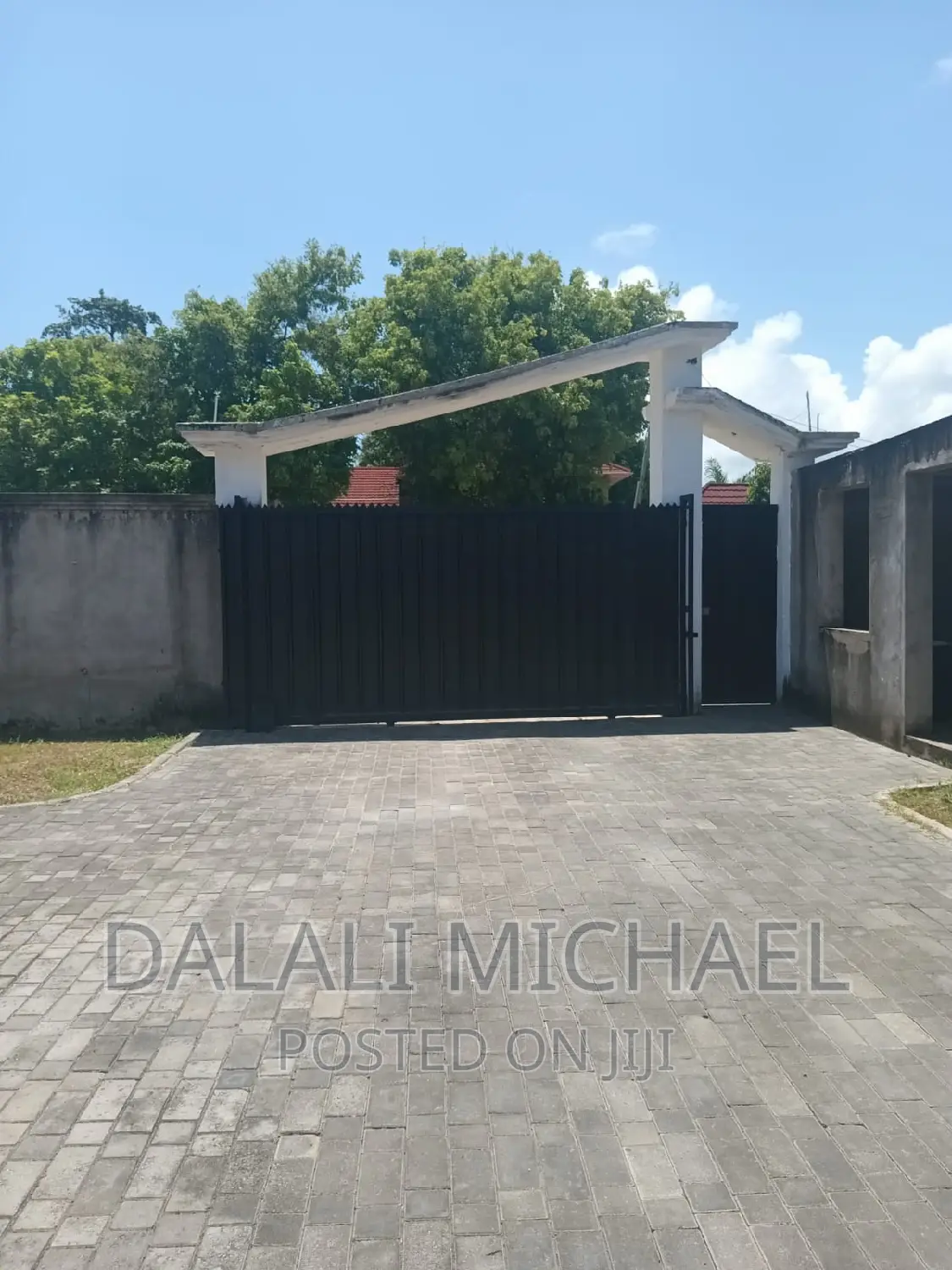 5bdrm Bungalow in Bahari Beach, Kunduchi for sale