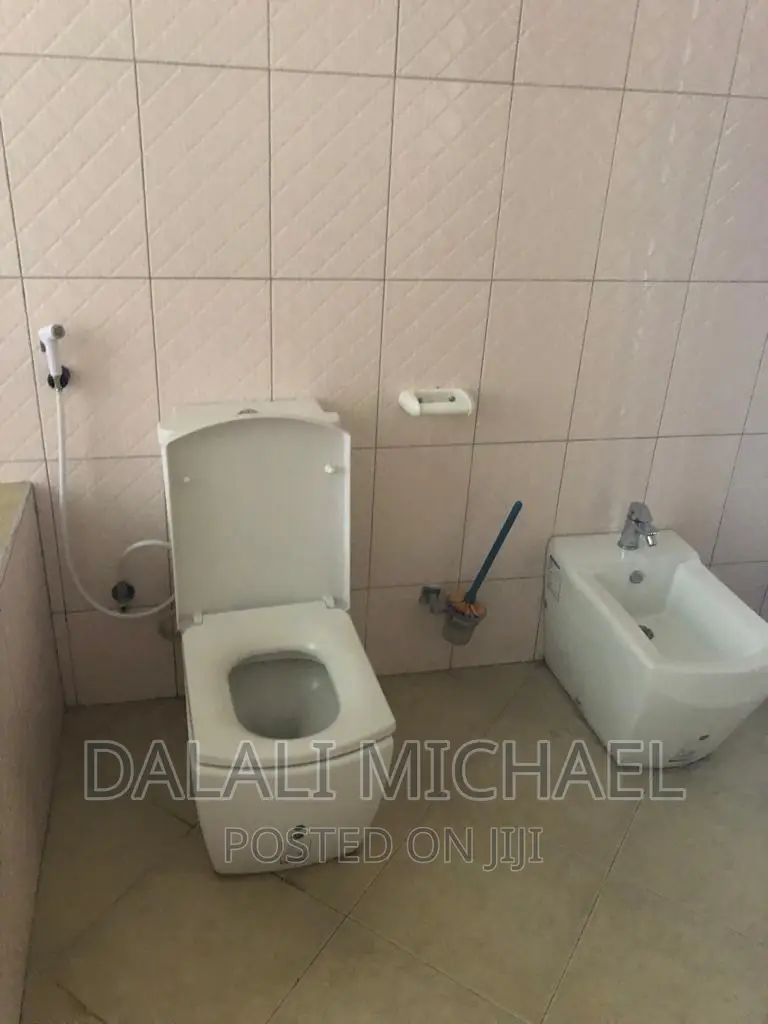 5bdrm Bungalow in Bahari Beach, Kunduchi for sale