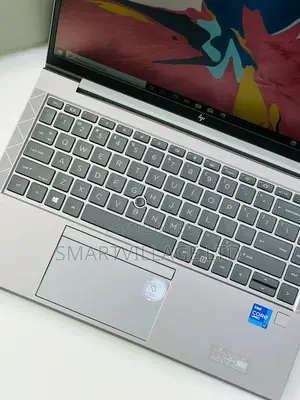 New Laptop HP ZBook Firefly G8 16GB Intel Core I7 SSD 512GB
