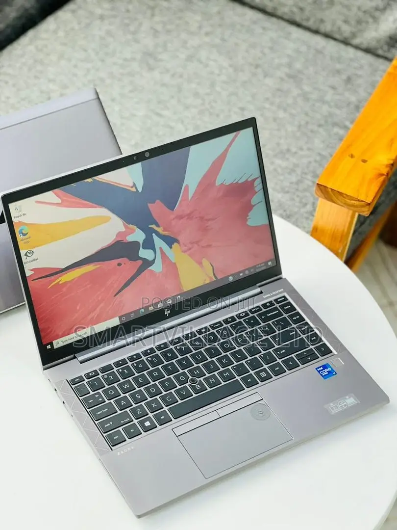 New Laptop HP ZBook Firefly G8 16GB Intel Core I7 SSD 512GB