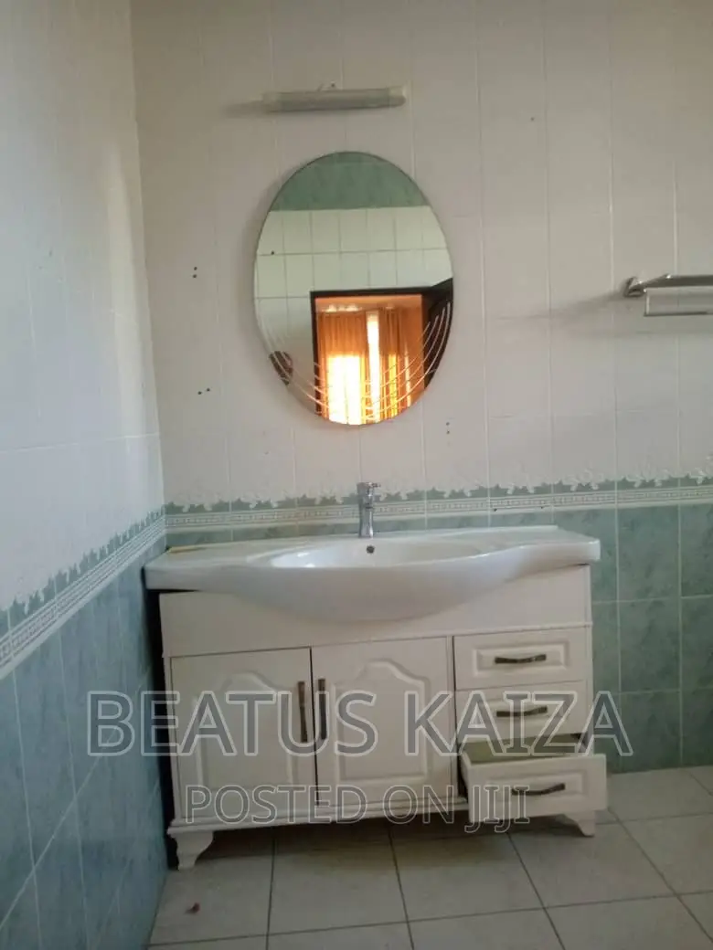 4bdrm Block of Flats in Mikocheni B for sale