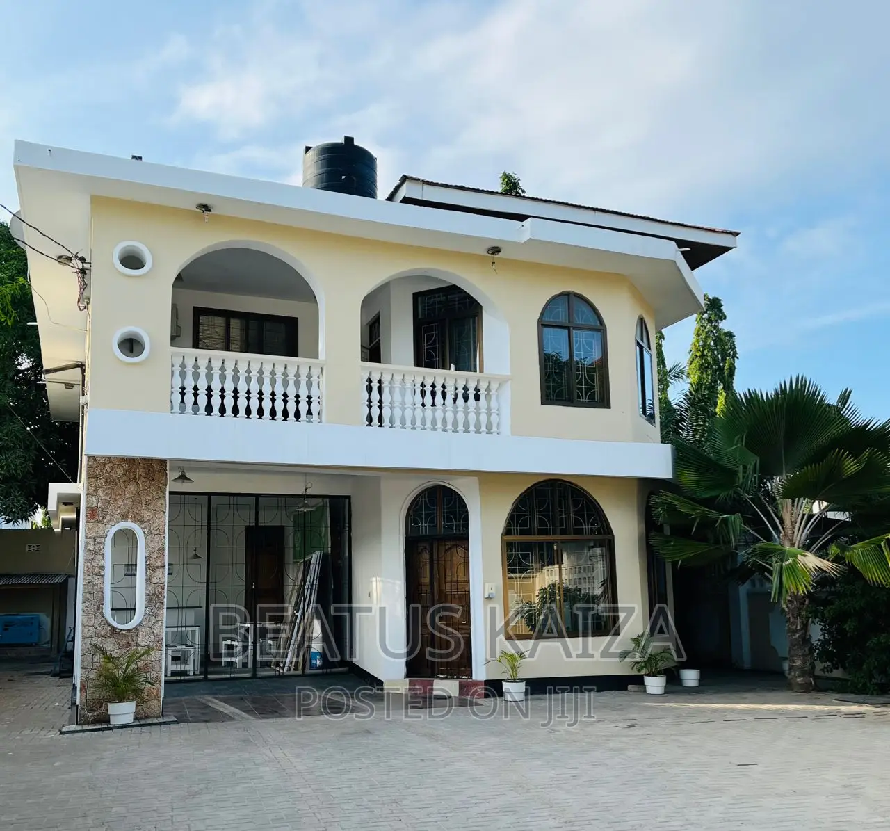 4bdrm Block of Flats in Mikocheni B for sale