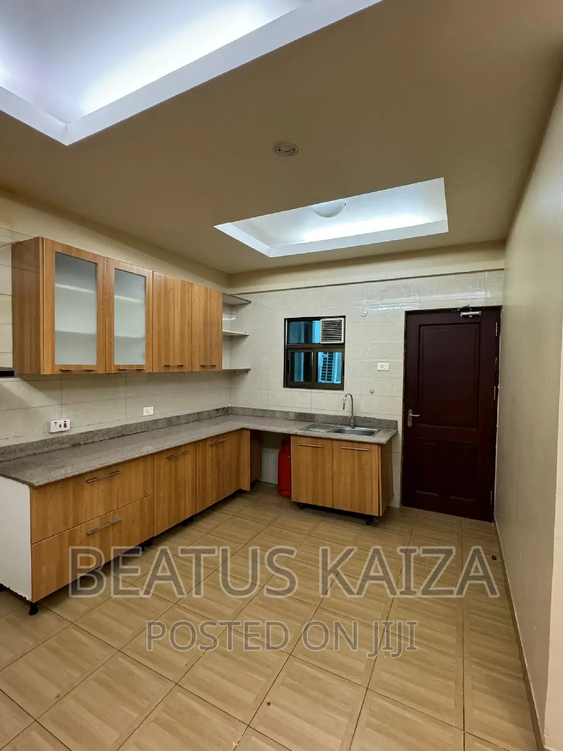 4bdrm Block of Flats in Mikocheni B for sale