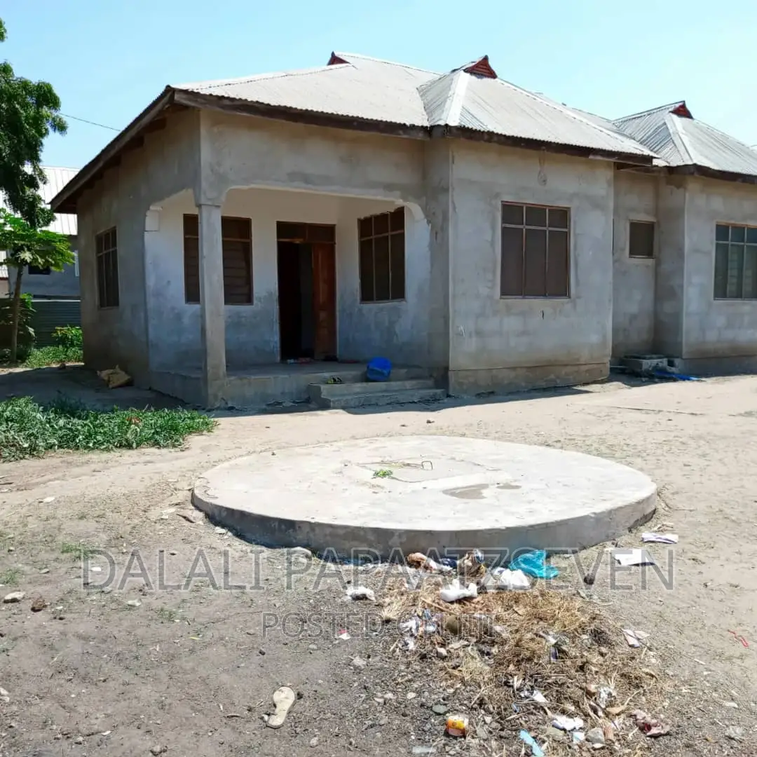 3bdrm House in Dalalipapaatzseven, Kinondoni for sale