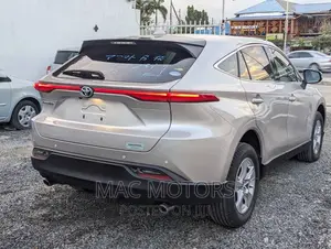 Toyota Harrier 2.0 2021 Silver