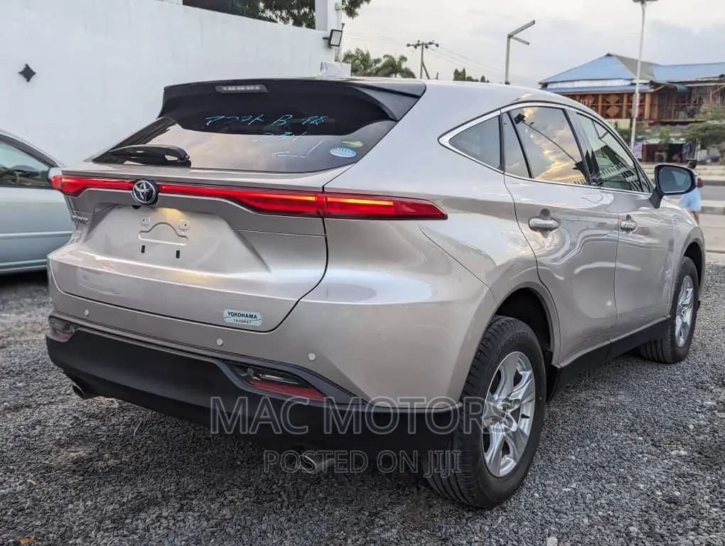 Toyota Harrier 2.0 2021 Silver