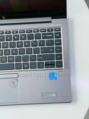 New Laptop HP ZBook Firefly G8 16GB Intel Core I7 SSD 512GB