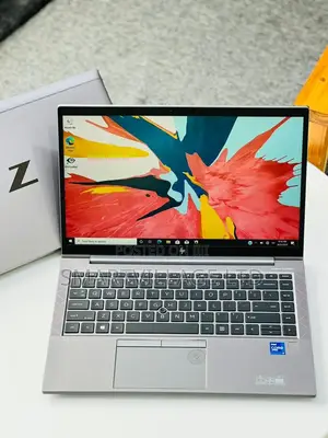 New Laptop HP ZBook Firefly G8 16GB Intel Core I7 SSD 512GB