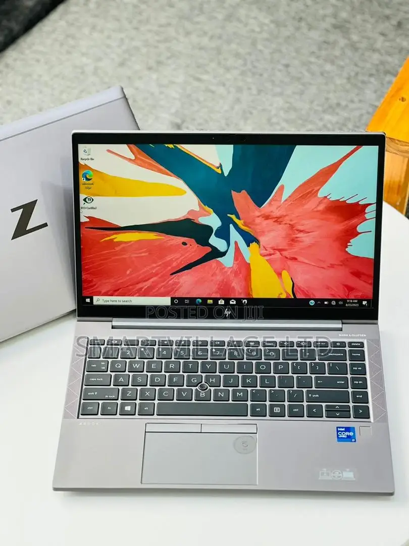 New Laptop HP ZBook Firefly G8 16GB Intel Core I7 SSD 512GB