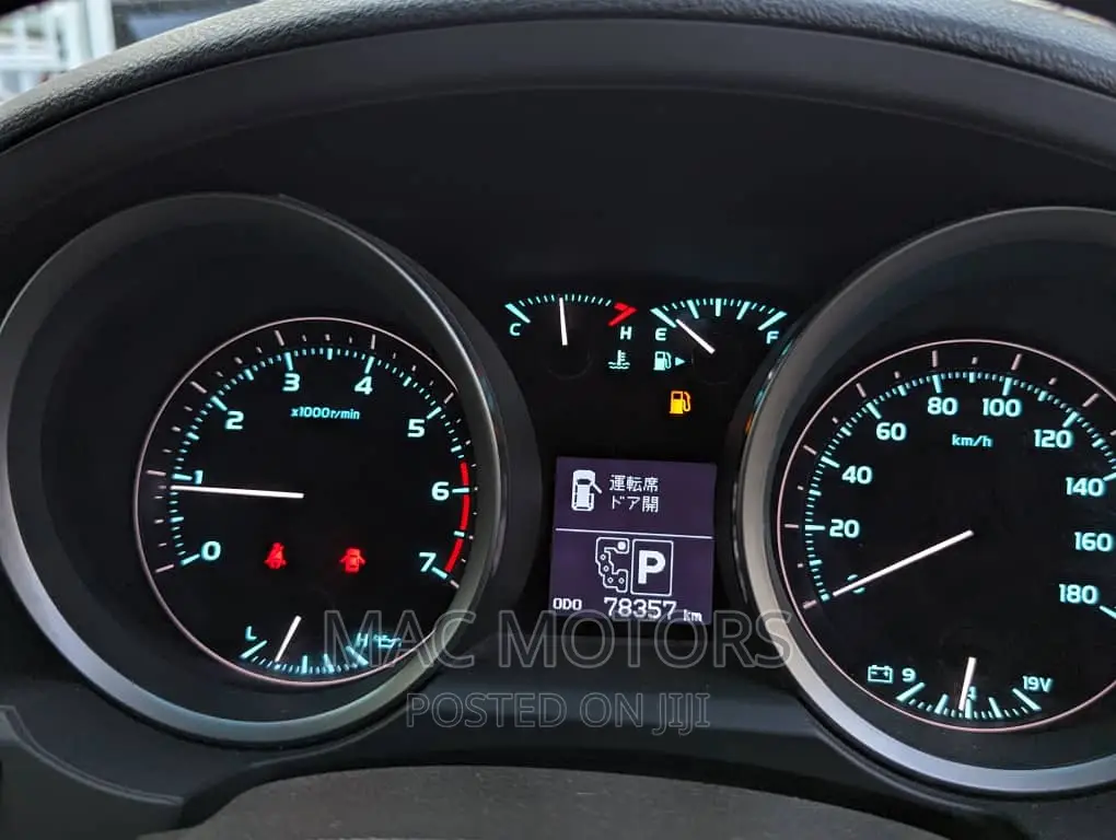 Toyota Land Cruiser 4.6 V8 AX 2011 White