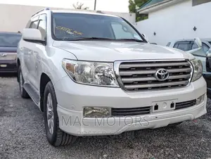 Toyota Land Cruiser 4.6 V8 AX 2011 White