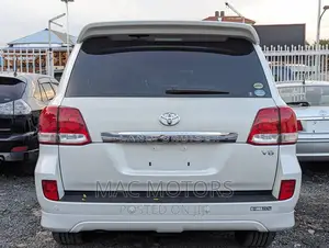 Toyota Land Cruiser 4.6 V8 AX 2011 White