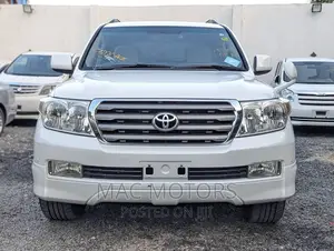 Toyota Land Cruiser 4.6 V8 AX 2011 White