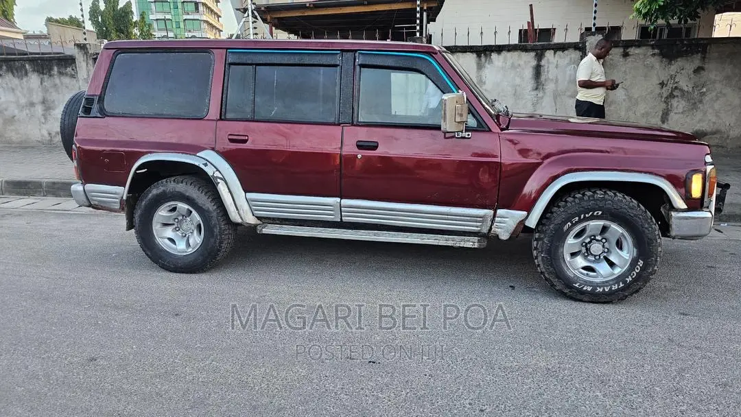 Nissan Patrol 2000 Brown