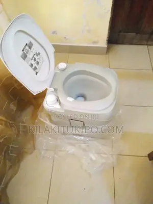 Portable Toilet 22L Tank