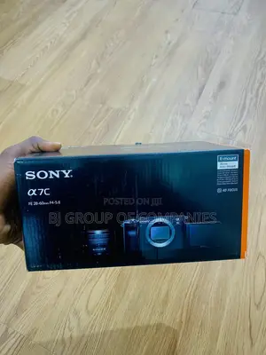 Sony A7c Mirrorless Camera With 28-60mm Lens (Silver)