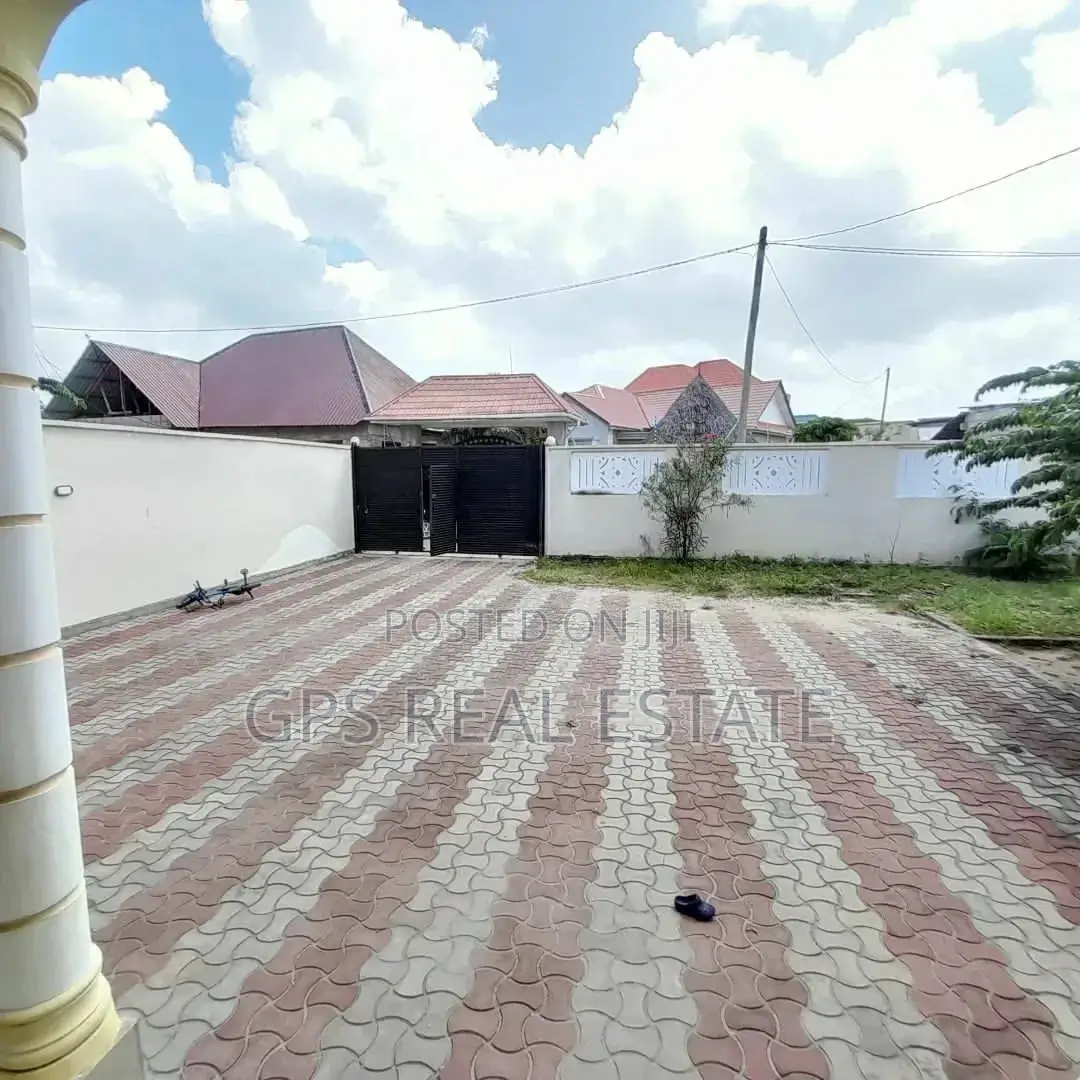 3bdrm House in Kibugumo Kigamboni for sale