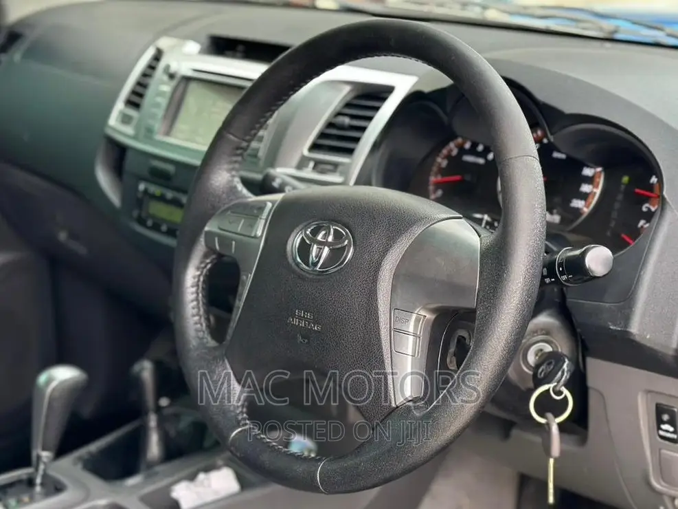Toyota Hilux SR 4x4 2014 Blue