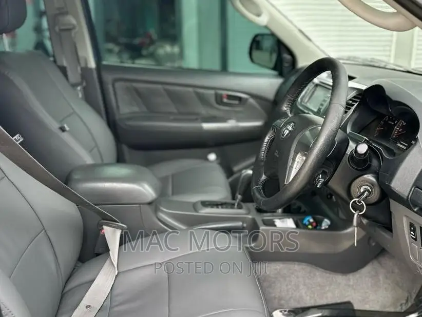 Toyota Hilux SR 4x4 2014 Blue